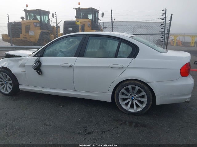 2011 Bmw 328i მანქანა იყიდება აუქციონზე, vin: WBAPH7C56BE682439, აუქციონის ნომერი: 44504323