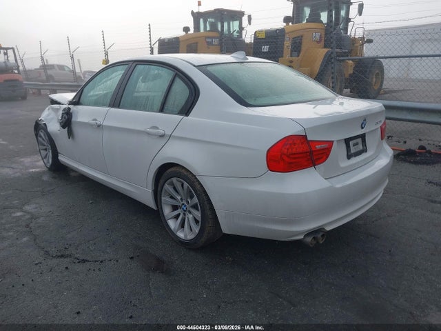 2011 Bmw 328i მანქანა იყიდება აუქციონზე, vin: WBAPH7C56BE682439, აუქციონის ნომერი: 44504323