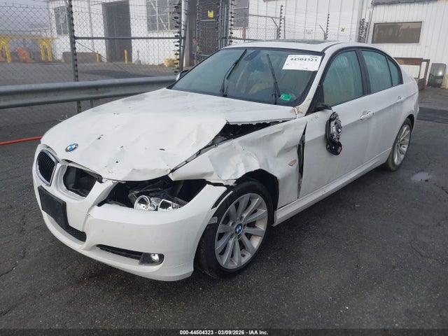 2011 Bmw 328i მანქანა იყიდება აუქციონზე, vin: WBAPH7C56BE682439, აუქციონის ნომერი: 44504323