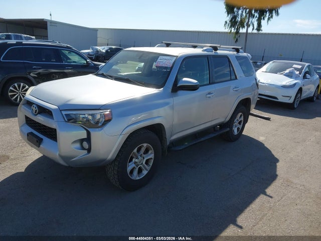 Toyota 4RUNNER SR5 2016 JTEBU5JR2G5394441 Image 2