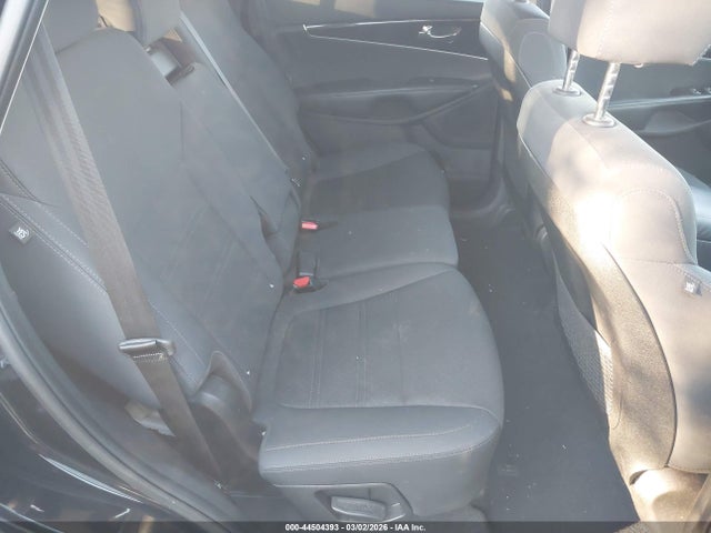44504393 :رقم المزاد ، 5XYPGDA58KG565797 vin ، 2019 Kia Sorento 3.3l Lx مزاد بيع