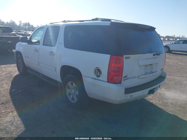 2011 GMC YUKON XL 1500 1GKS1KE02BR386031 Photo 2