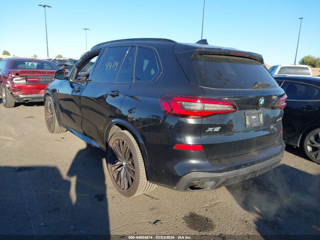 2022 BMW X5 5UXCR6C09N9L85769 Photo 2