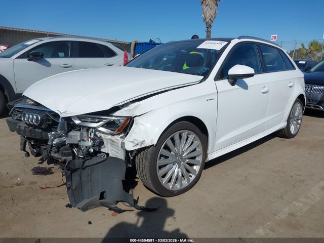 2017 AUDI A3 E-TRON WAUUPBFF8HA041161 Photo 1
