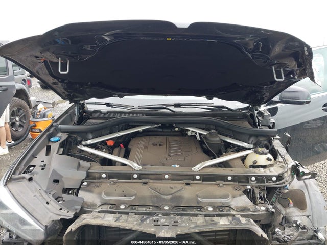 5UXCR6C52KLL04556 BMW X5 Xdrive40i