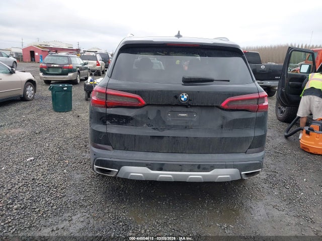 5UXCR6C52KLL04556 BMW X5 Xdrive40i