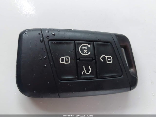 44504643 :رقم المزاد ، 3VV2X7B21NM030237 vin ، 2022 Volkswagen Taos 1.5t Sel مزاد بيع