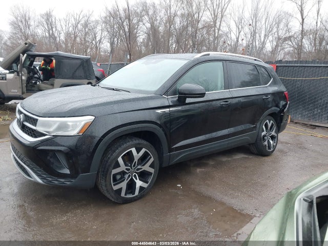 44504643 :رقم المزاد ، 3VV2X7B21NM030237 vin ، 2022 Volkswagen Taos 1.5t Sel مزاد بيع