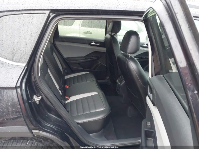 44504643 :رقم المزاد ، 3VV2X7B21NM030237 vin ، 2022 Volkswagen Taos 1.5t Sel مزاد بيع