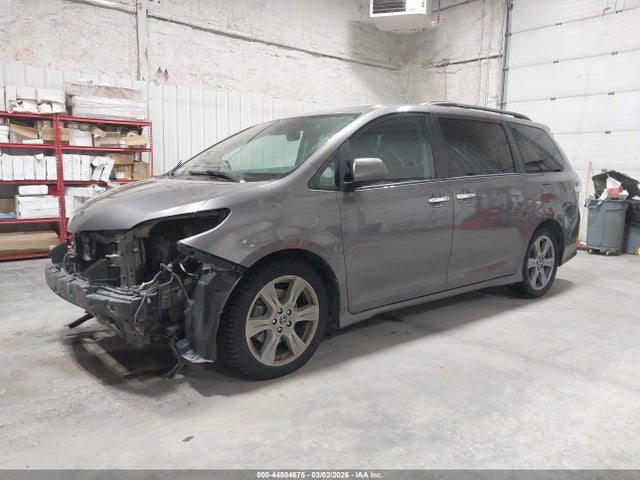 5TDXZ3DC8JS920628 Toyota Sienna Se 8 Passenger