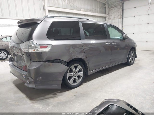 5TDXZ3DC8JS920628 Toyota Sienna Se 8 Passenger