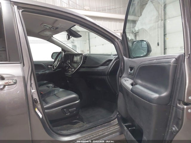 5TDXZ3DC8JS920628 Toyota Sienna Se 8 Passenger