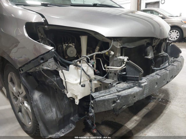 5TDXZ3DC8JS920628 Toyota Sienna Se 8 Passenger
