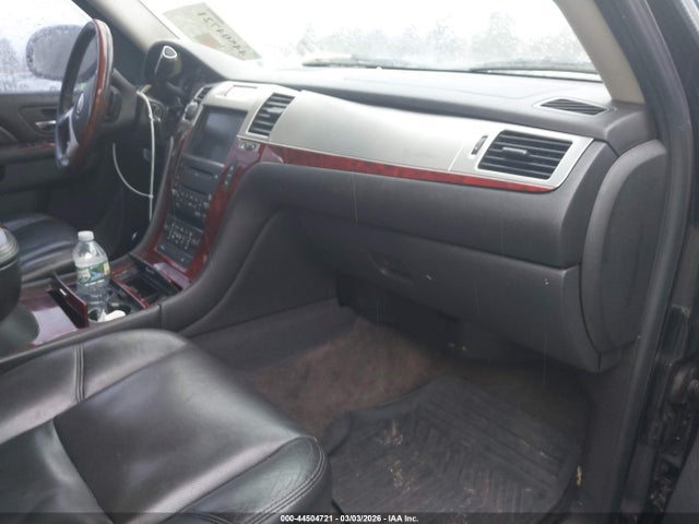 Продаж на аукціоні авто 2010 Cadillac Escalade Premium, vin: 1GYUKCEF3AR248230, номер лоту: 44504721