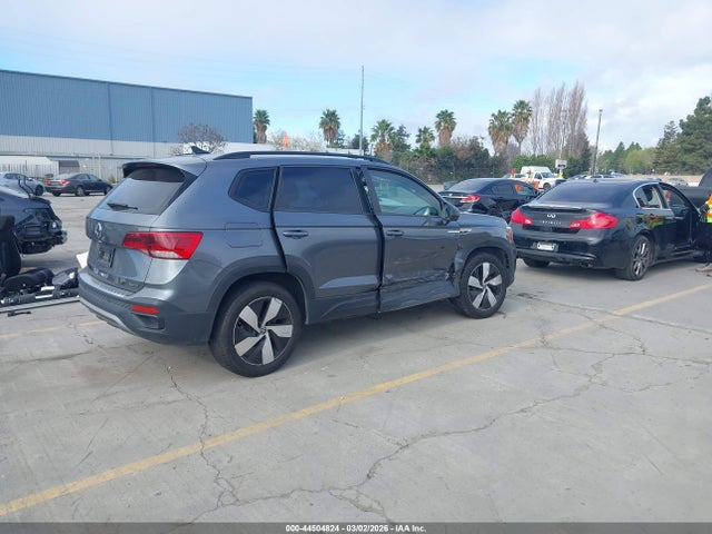 44504824 :رقم المزاد ، 3VV8X7B21RM016645 vin ، 2024 Volkswagen Taos 1.5t S مزاد بيع