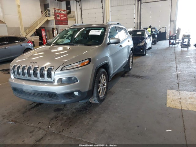 1C4PJMCB5FW679043 Jeep Cherokee Latitude