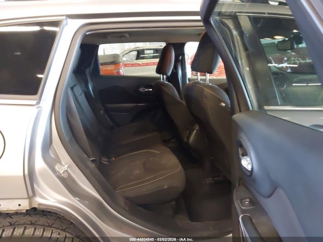 1C4PJMCB5FW679043 Jeep Cherokee Latitude