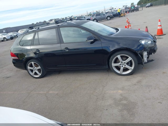 44504850 :رقم المزاد ، 3VWPP7AJ7CM630557 vin ، 2012 Volkswagen Jetta Sportwagen 2.5l S مزاد بيع