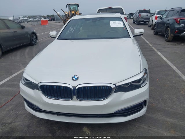 44504886 :رقم المزاد ، WBAJA9C50KB393029 vin ، 2019 Bmw 530e Iperformance مزاد بيع