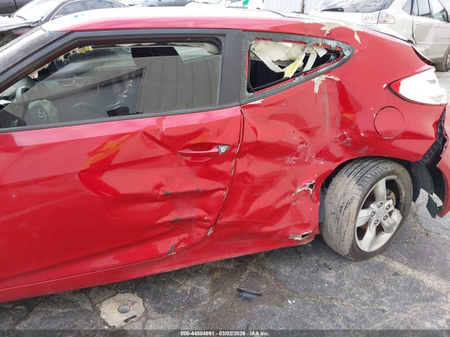 Aukcja sprzedaży 2013 Hyundai Veloster Base W/black, vin: KMHTC6AD6DU179700, numer aukcji: 44504891