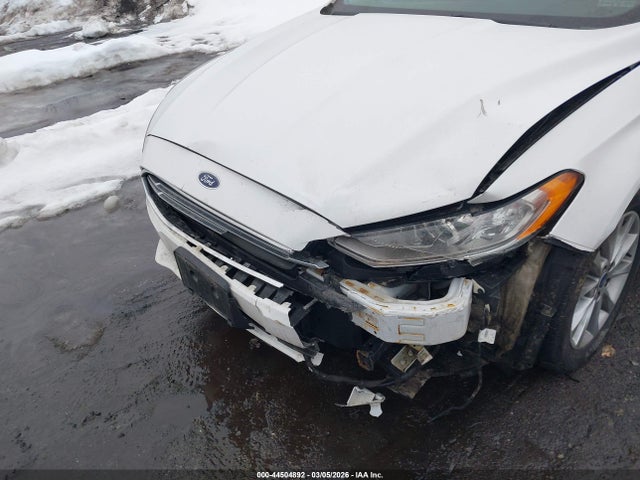 3FA6P0HDXHR390295 Ford FUSION SE