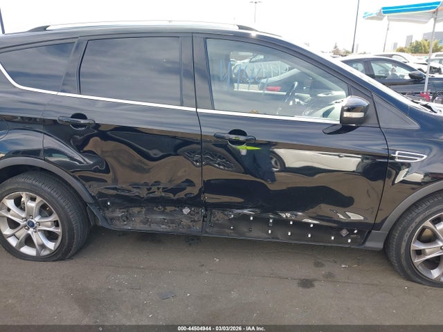 1FMCU0J96GUC82528 Ford Escape Titanium