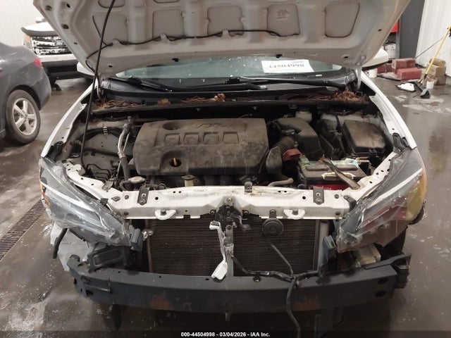 5YFBURHE8JP827446 Toyota COROLLA LE