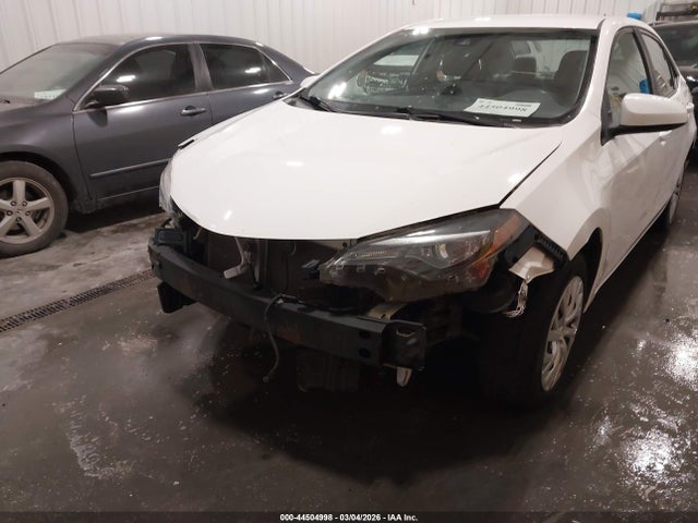 5YFBURHE8JP827446 Toyota COROLLA LE