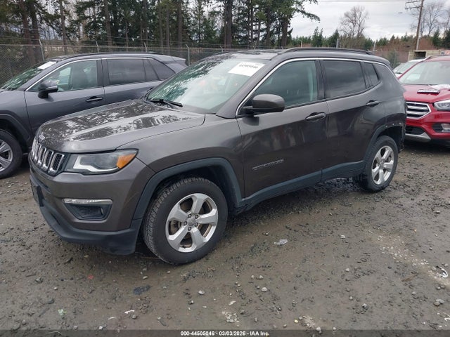 Jeep Compass Latitude 4x4 2018 3C4NJDBB3JT375992 Image 2