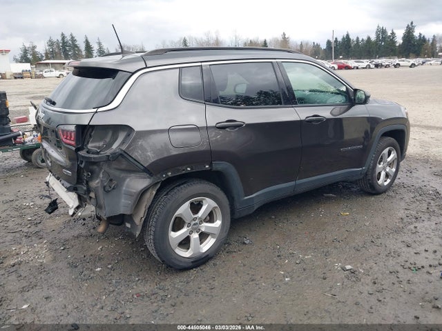 Jeep Compass Latitude 4x4 2018 3C4NJDBB3JT375992 Image 4
