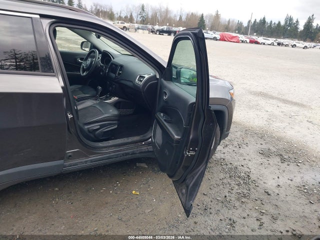 Jeep Compass Latitude 4x4 2018 3C4NJDBB3JT375992 Image 5
