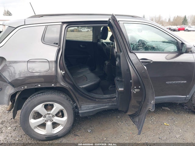 Jeep Compass Latitude 4x4 2018 3C4NJDBB3JT375992 Image 8