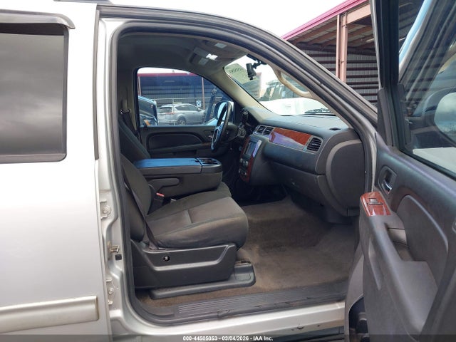 44505053 :رقم المزاد ، 1GNSCHE01BR299334 vin ، 2011 Chevrolet Suburban 1500 Ls مزاد بيع