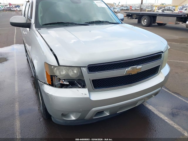 44505053 :رقم المزاد ، 1GNSCHE01BR299334 vin ، 2011 Chevrolet Suburban 1500 Ls مزاد بيع