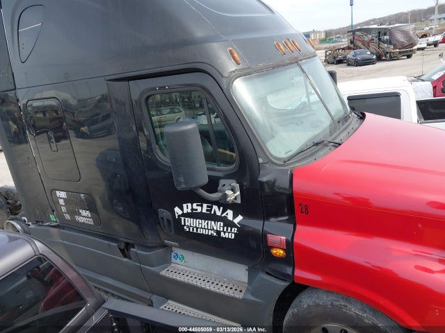 2015 Freightliner Cascadia 125 მანქანა იყიდება აუქციონზე, vin: 3AKJGLD58FSGP8333, აუქციონის ნომერი: 44505059