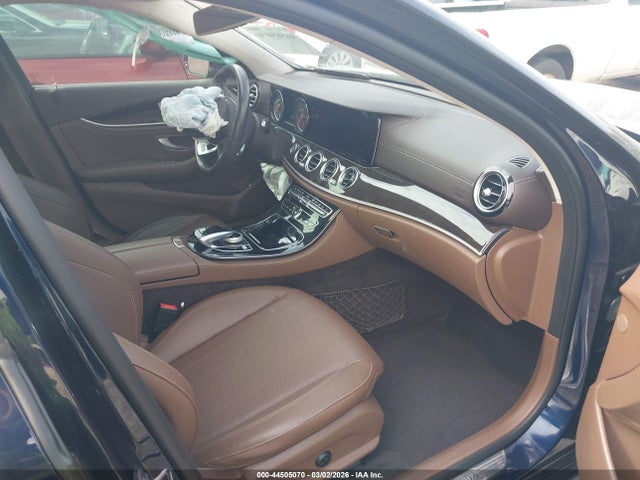 44505070 :رقم المزاد ، WDDZF4JBXHA099984 vin ، 2017 Mercedes-benz E 300 مزاد بيع