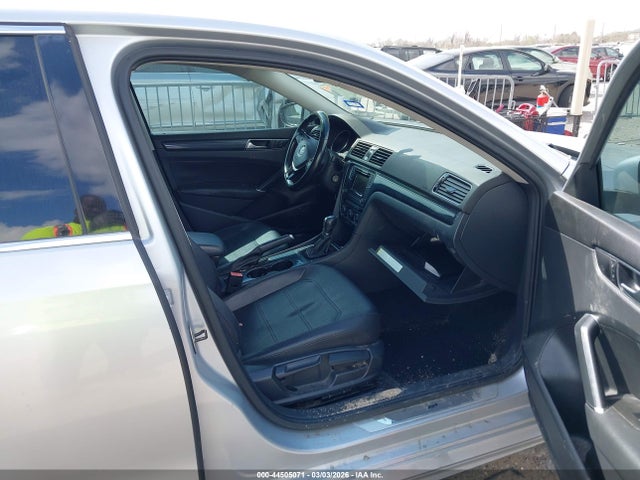 Продажа на аукционе авто 2016 Volkswagen Passat 1.8t R-line, vin: 1VWAS7A33GC045133, номер лота: 44505071