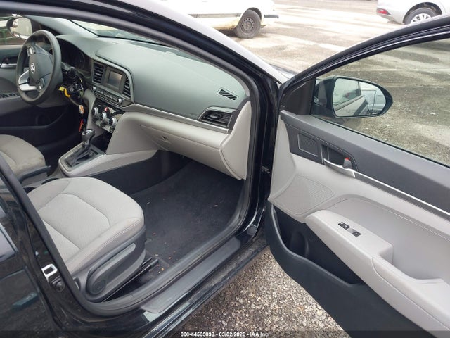 Продажа на аукционе авто 2019 Hyundai Elantra Se, vin: 5NPD74LF4KH413694, номер лота: 44505098