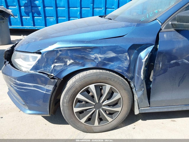 3VW267AJ8GM338788 Volkswagen Jetta 1.4t S