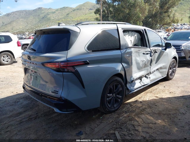 5TDDSKFC1RS113118 Toyota Sienna Xse