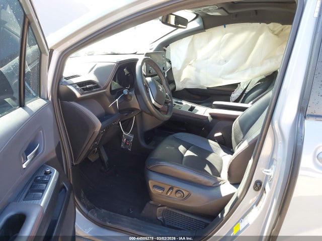 5TDDSKFC1RS113118 Toyota Sienna Xse