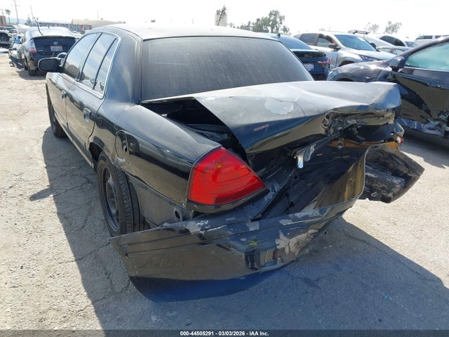 2011 FORD CROWN VICTORIA 2FABP7BVXBX167949 Photo 2