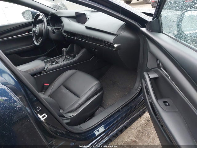 JM1BPAKLXN1518152 Mazda Mazda3 Select