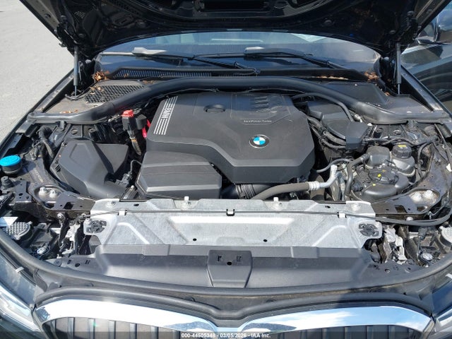 44505348 :رقم المزاد ، 3MW5R7J03M8C05842 vin ، 2021 Bmw 330i Xdrive مزاد بيع