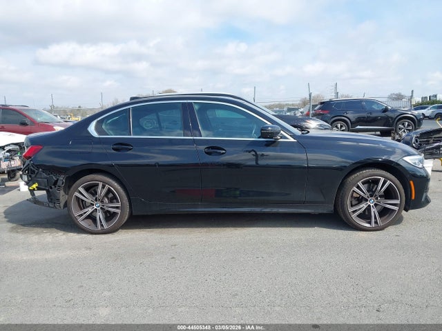 44505348 :رقم المزاد ، 3MW5R7J03M8C05842 vin ، 2021 Bmw 330i Xdrive مزاد بيع