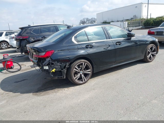 44505348 :رقم المزاد ، 3MW5R7J03M8C05842 vin ، 2021 Bmw 330i Xdrive مزاد بيع
