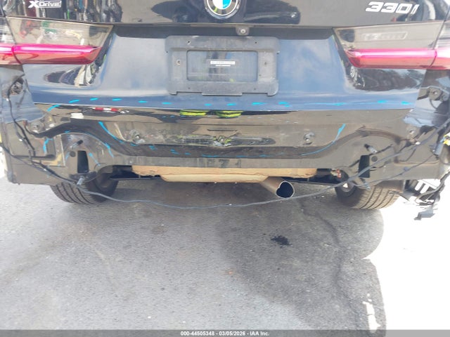 44505348 :رقم المزاد ، 3MW5R7J03M8C05842 vin ، 2021 Bmw 330i Xdrive مزاد بيع