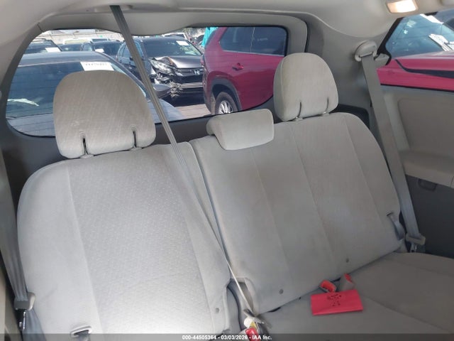 5TDKK3DC7FS689775 Toyota Sienna Le 8 Passenger
