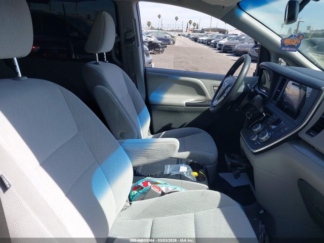 5TDKK3DC7FS689775 Toyota Sienna Le 8 Passenger