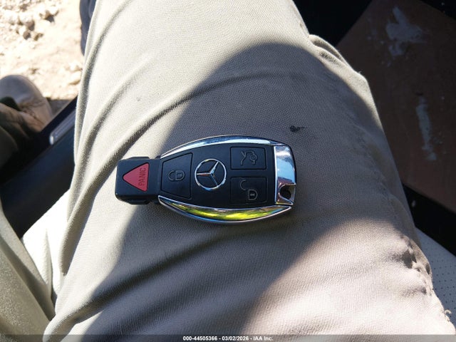 44505366 :رقم المزاد ، 55SWF4KB8HU213417 vin ، 2017 Mercedes-benz C 300 4matic مزاد بيع
